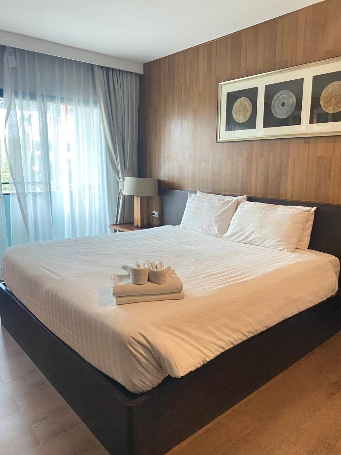 Huern Nana Jomsawan Hotel Phrae Exterior foto