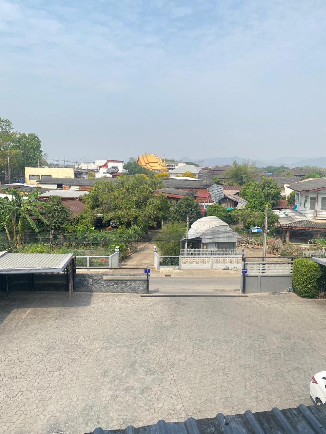 Huern Nana Jomsawan Hotel Phrae Exterior foto